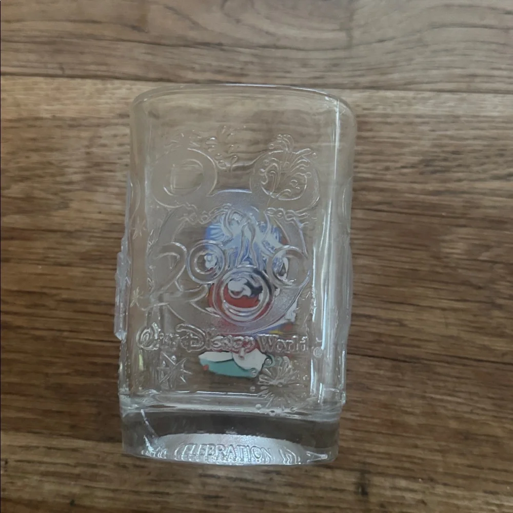 Disney World Epcot 2000 Glass